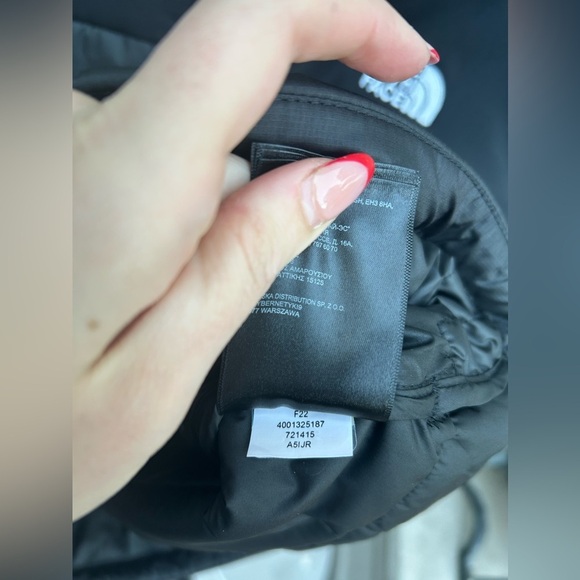 The North Face Synth II Insulated Jacket in Black - Picture 9 of 13